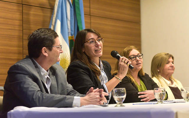 Se presentó el Programa “Familias que Abrazan”